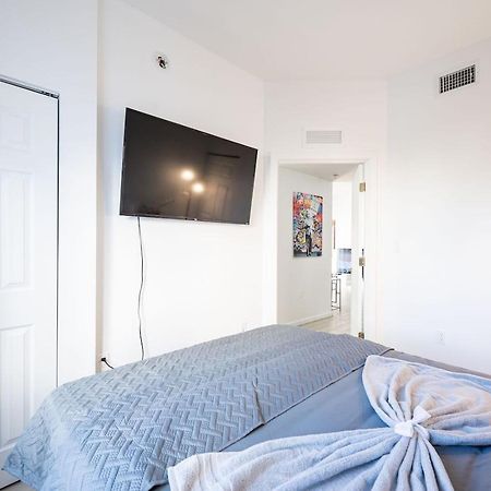 Апартаменты Subtle 2 Bed In Edgewater Downtown With Free Parking Майами Экстерьер фото