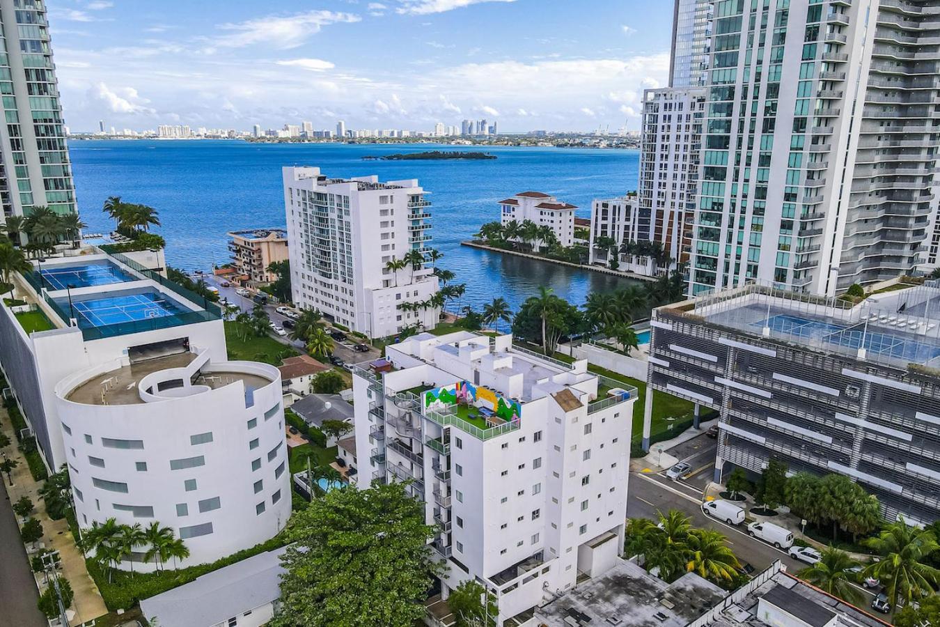 Апартаменты Subtle 2 Bed In Edgewater Downtown With Free Parking Майами Экстерьер фото