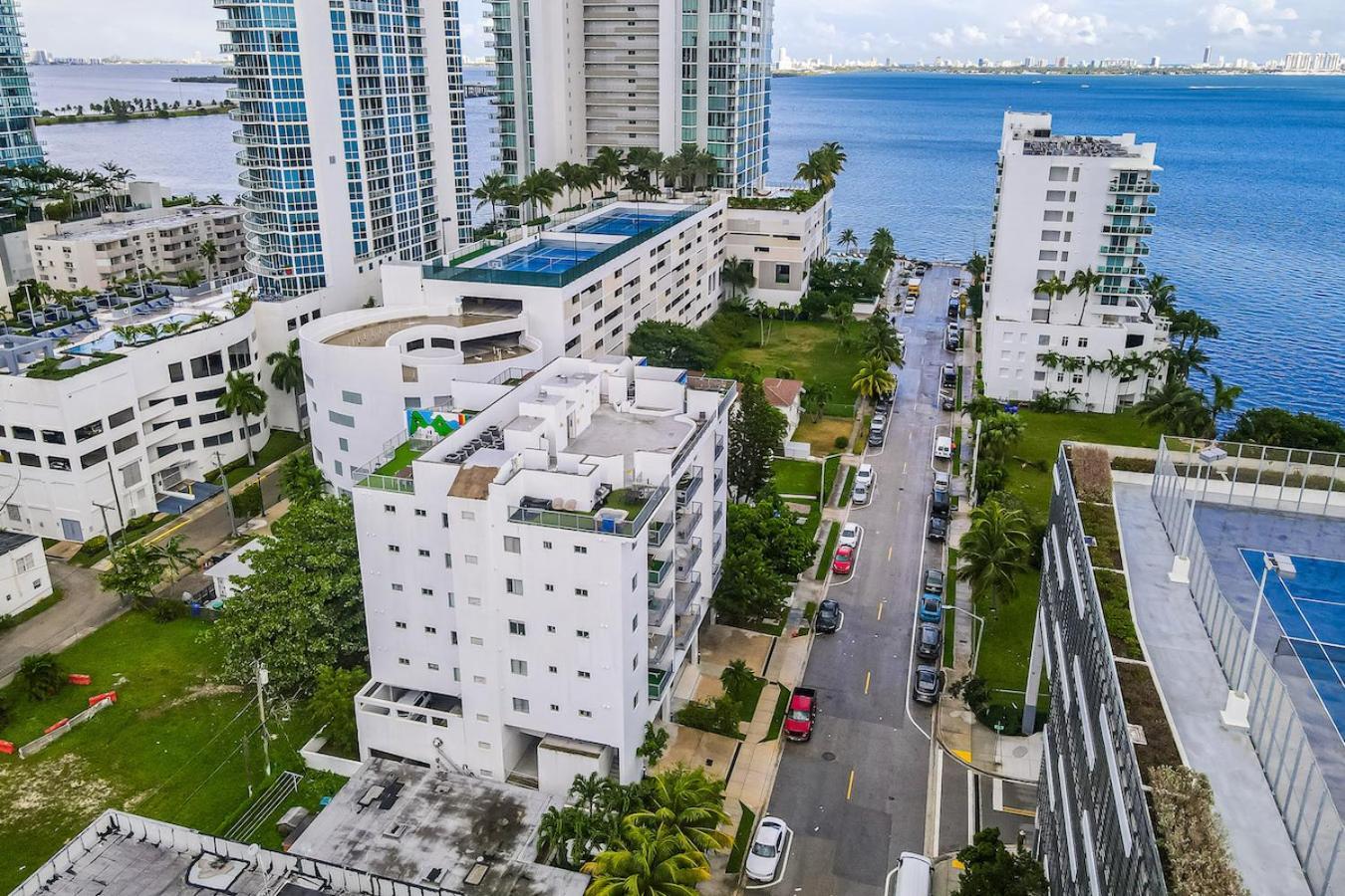Апартаменты Subtle 2 Bed In Edgewater Downtown With Free Parking Майами Экстерьер фото